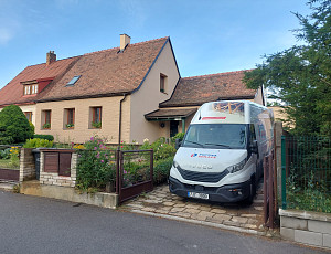 Zateplení stropu rodinného domu pomocí foukané izolace